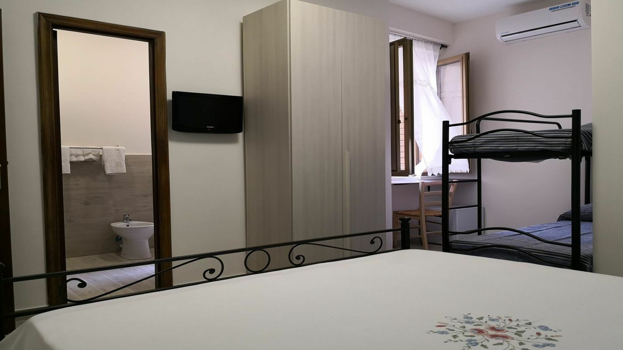 Fenesta Vascia Bed & Breakfast Naples Luaran gambar